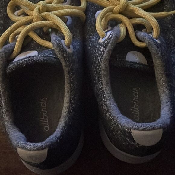 Allbirds The Wool Runner Gray Merino
Yellow Laces Size 9 - Picture 6 of 6